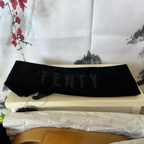 FENTY FU Slides - Picture 4 of 11